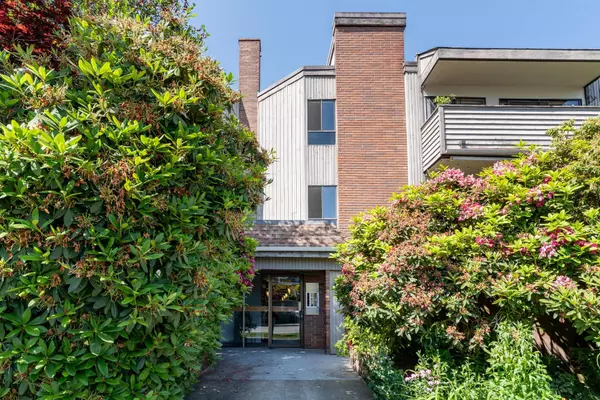 North Vancouver, BC V7L 2R3,206 E 15th ST #107