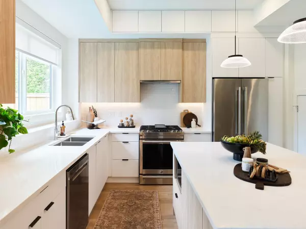 23697 Fern CRES #8,  Maple Ridge,  BC V4R 2S9