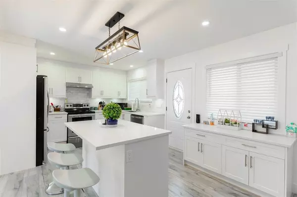 Abbotsford, BC V2T 1G1,32373 Dolphin CRES