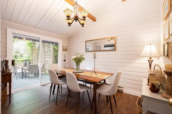 Bowen Island, BC V0N 1G2,1565 Whitesails DR