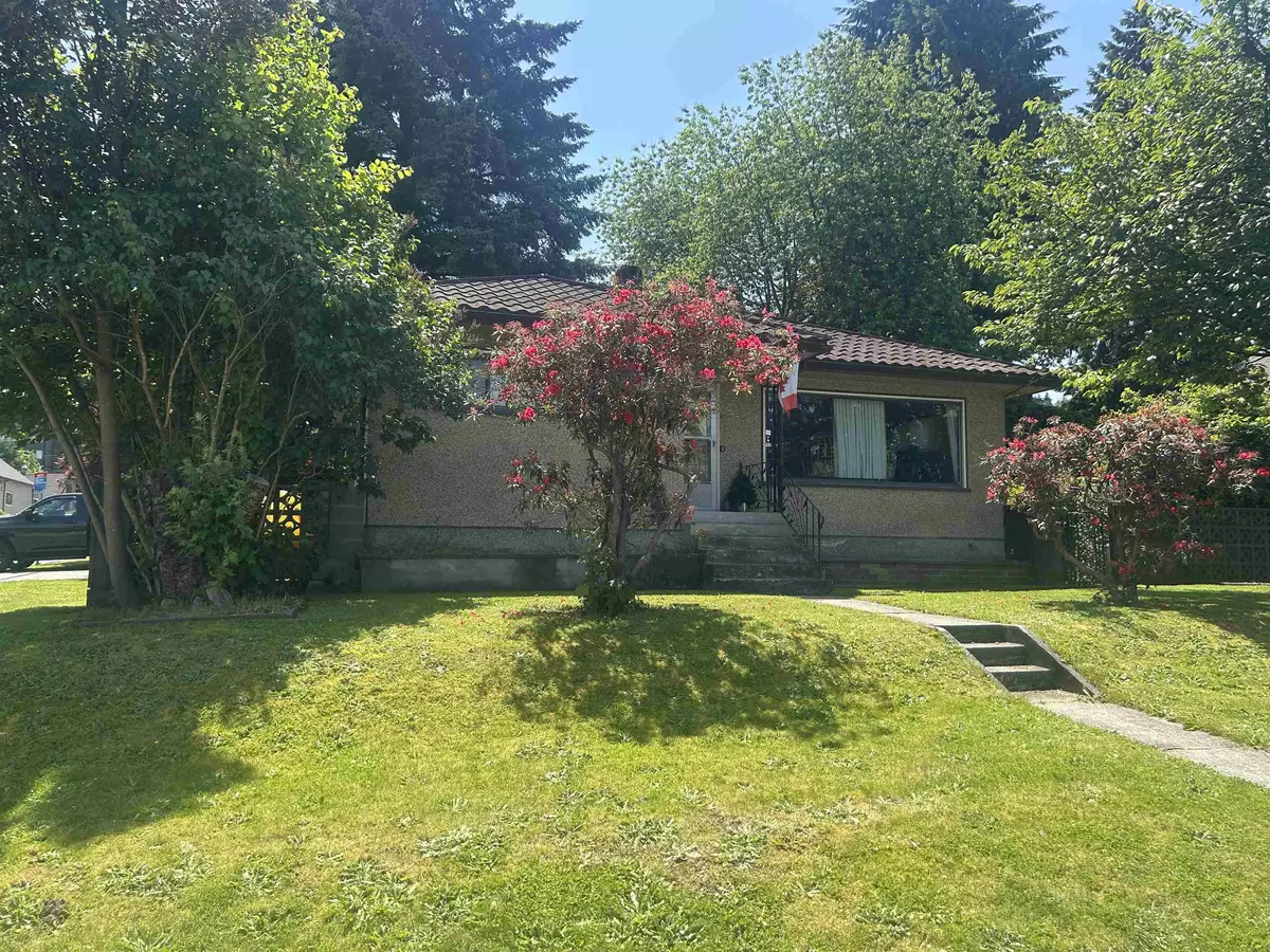 Port Moody, BC V3H 2B9,2825 St Johns ST