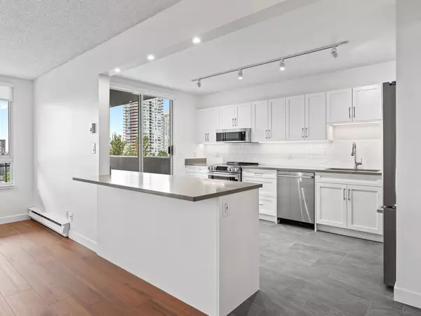 Coquitlam, BC V3K 6R7,551 Austin AVE #1004