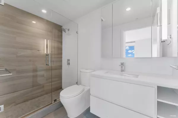 Surrey, BC V3T 0P7,13615 Fraser HWY #3810