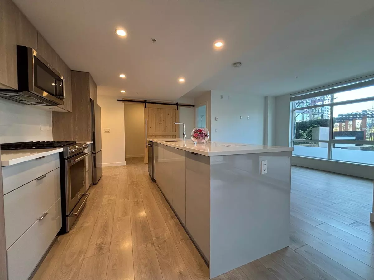 North Vancouver, BC V7L 0H1,108 E 8th ST #121