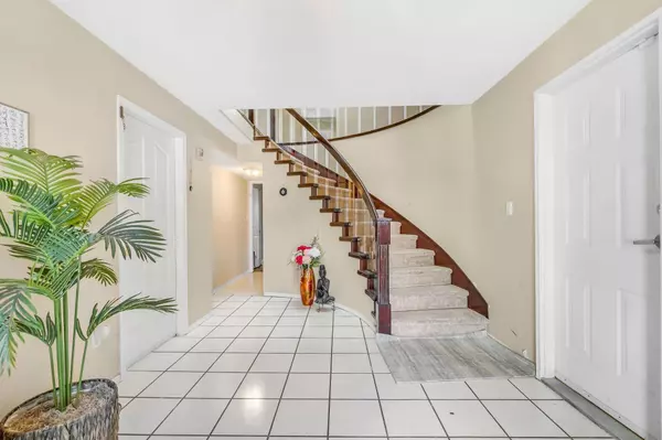 Abbotsford, BC V2T 5K5,3096 Kingfisher DR