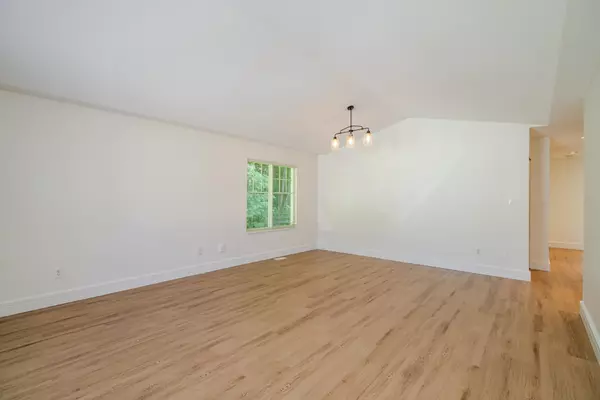 Surrey, BC V3S 9G1,6885 184 ST #54