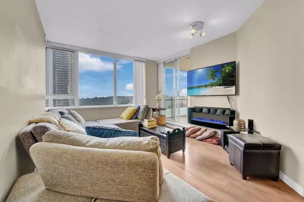 Burnaby, BC V3J 0A4,9888 Cameron ST #907