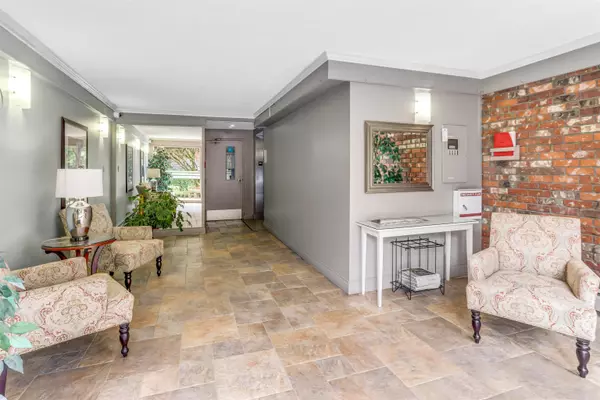 West Vancouver, BC V7T 1L5,235 Keith RD #1214