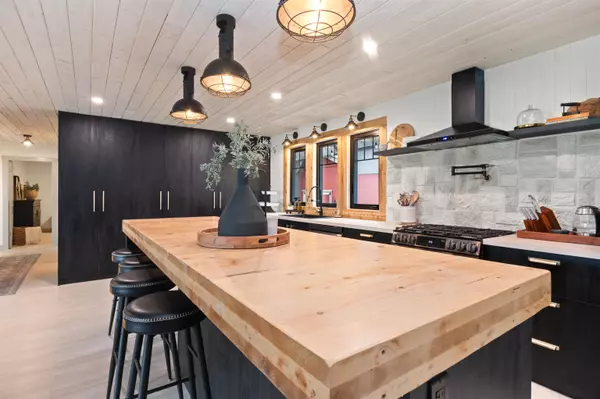 Rosedale, BC V0X 1X2,10451 Mcgrath RD