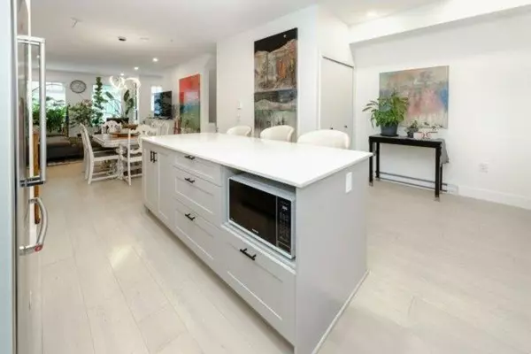 Maple Ridge, BC V2W 0J9,24021 110 AVE #8