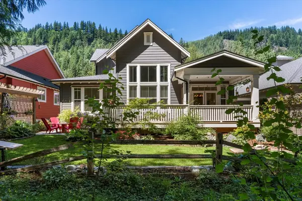 Lindell Beach, BC V2R 0Z4,43319 Creekside CIR