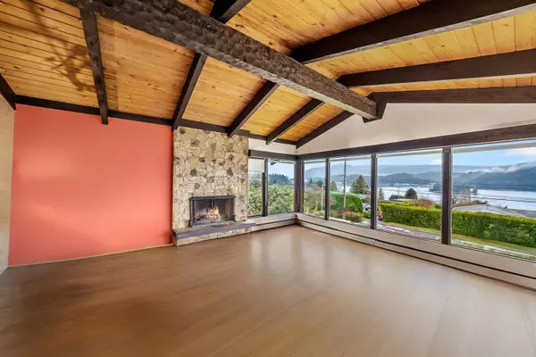 North Vancouver, BC V7G 1N7,645 Baycrest DR