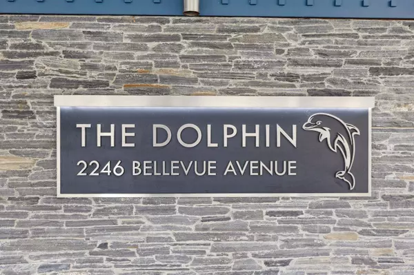 West Vancouver, BC V7V 1C6,2246 Bellevue AVE #PH1001