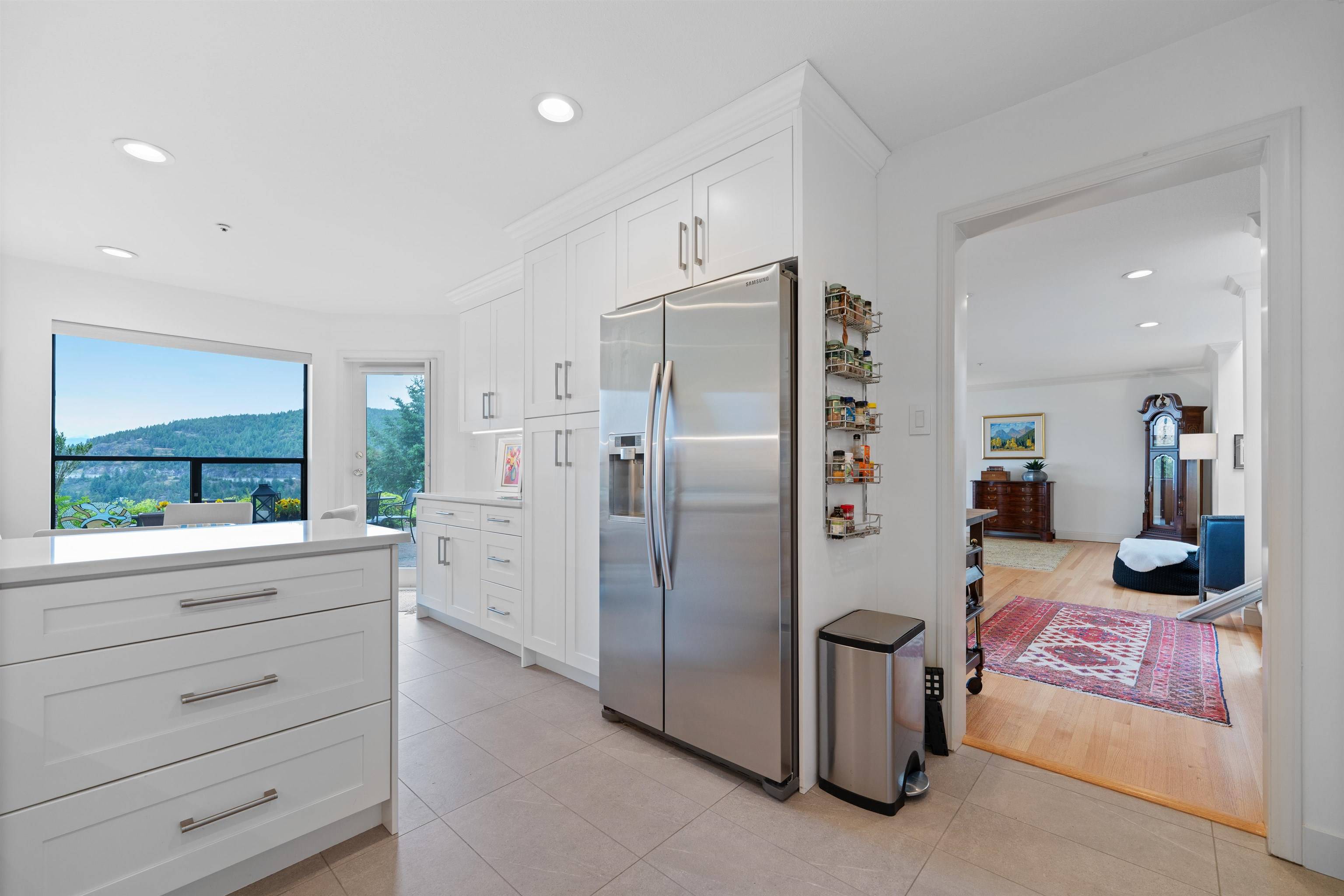 West Vancouver, BC V7W 3B9,5186 Meadfeild RD