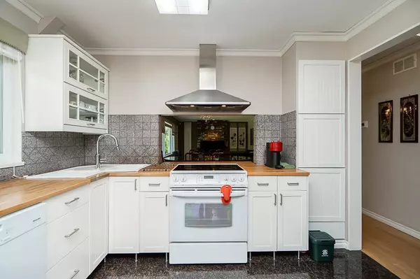 Burnaby, BC V5A 3S4,3619 Lynndale CRES