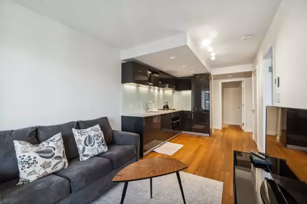 Vancouver, BC V6B 0M6,777 Richards ST #2807