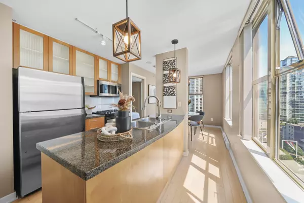 Vancouver, BC V6B 1A8,969 Richards ST #1806