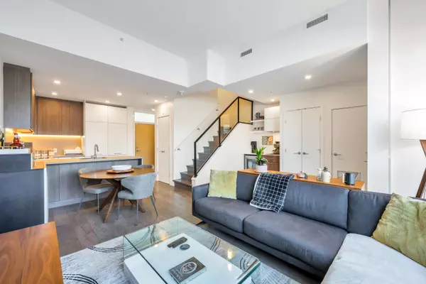 Surrey, BC V3T 0R2,10388 133 ST #TH13