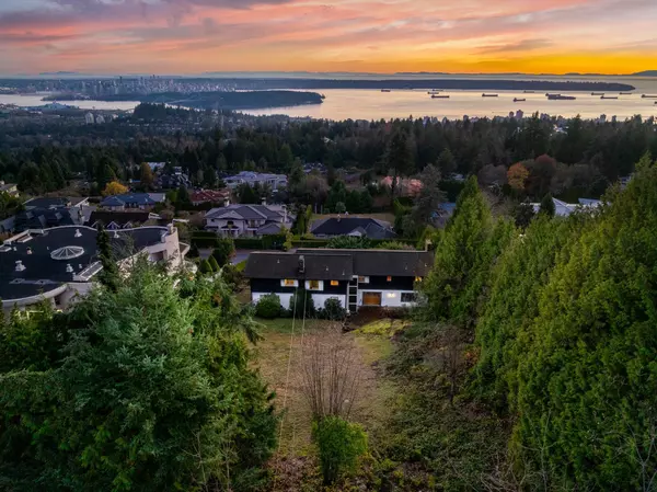 985 King Georges WAY,  West Vancouver,  BC V7S 1S6