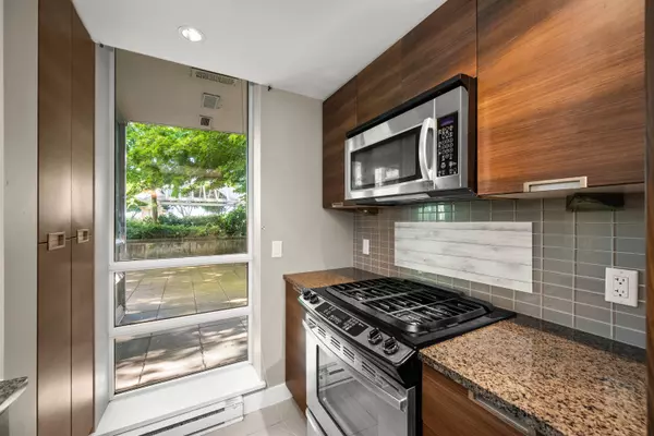 Coquitlam, BC V3B 0C4,2968 Glen DR #501