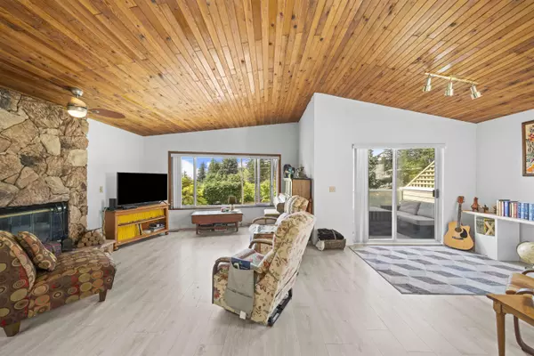 North Vancouver, BC V7N 1V8,3454 St. Georges AVE