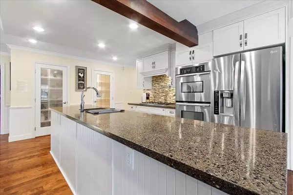 Yarrow, BC V2R 5J6,4120 Eckert ST