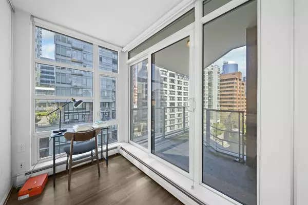 Vancouver, BC V6Z 0E3,1283 Howe ST #1002