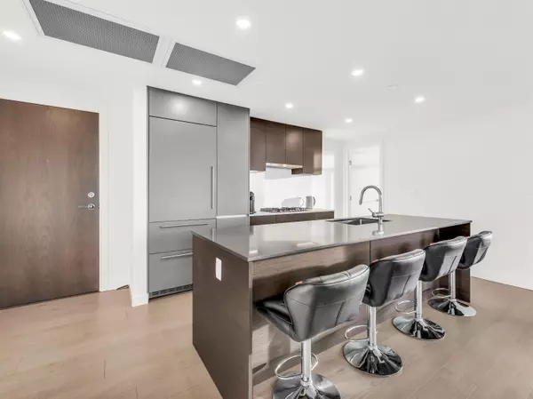 West Vancouver, BC V7P 0E4,200 Klahanie CT #1506