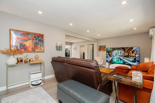 Port Coquitlam, BC V3B 3B9,3841 Inverness ST