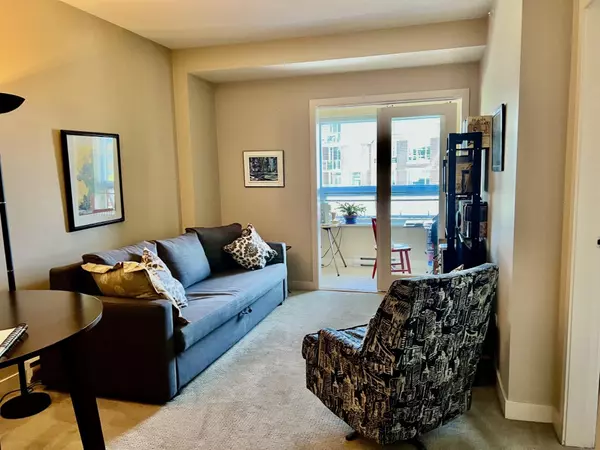 Vancouver, BC V5N 3M2,4078 Knight ST #316