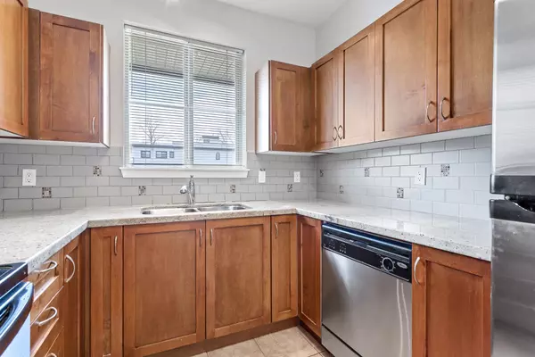 Port Coquitlam, BC V3C 0A7,2336 Whyte AVE #406