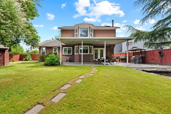 8719 142a St ST,  Surrey,  BC V3W 4G4