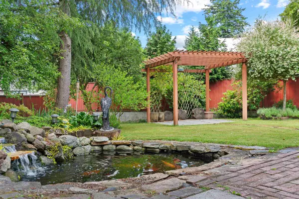 Surrey, BC V3W 4G4,8719 142a St ST