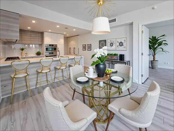 Burnaby, BC V5C 0M6,2085 Skyline CT #2004