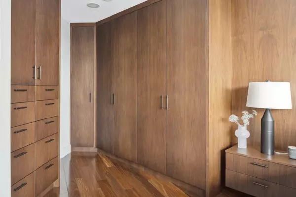 Vancouver, BC V6Z 3H6,628 Kinghorne Mews #202