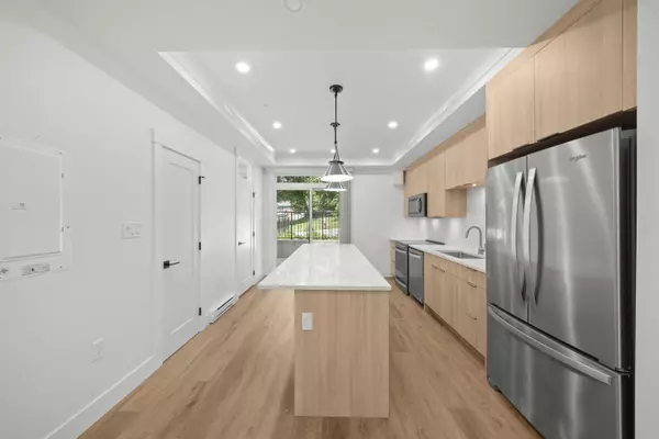 New Westminster, BC V3L 4J4,43 E Eighth AVE