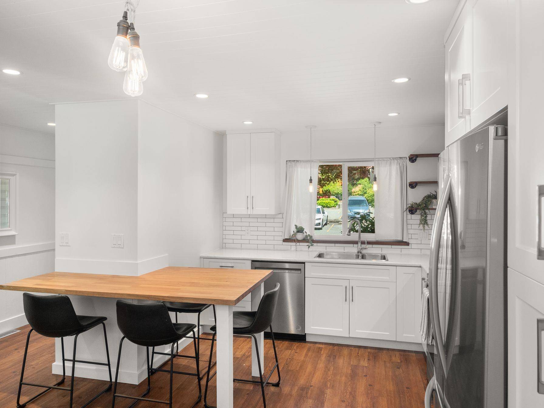 Coquitlam, BC V3J 5E7,511 Gatensbury ST #133