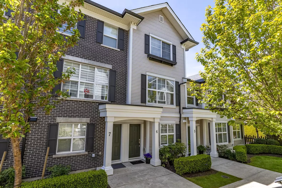 Surrey, BC V3Z 3T4,2469 164 ST #6