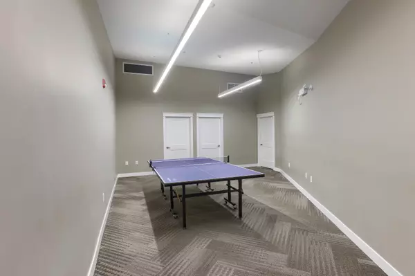 Surrey, BC V3T 0R7,11077 Ravine RD #325