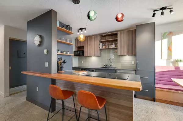 371 Ellesmere AVE #104, Burnaby, BC V5B 3T1