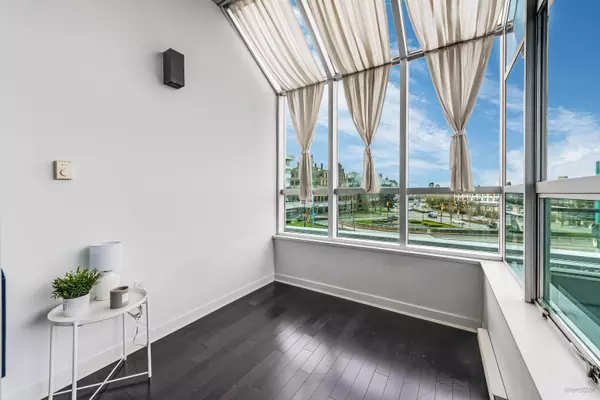 Vancouver, BC V5Y 1L3,495 W 6th AVE #307