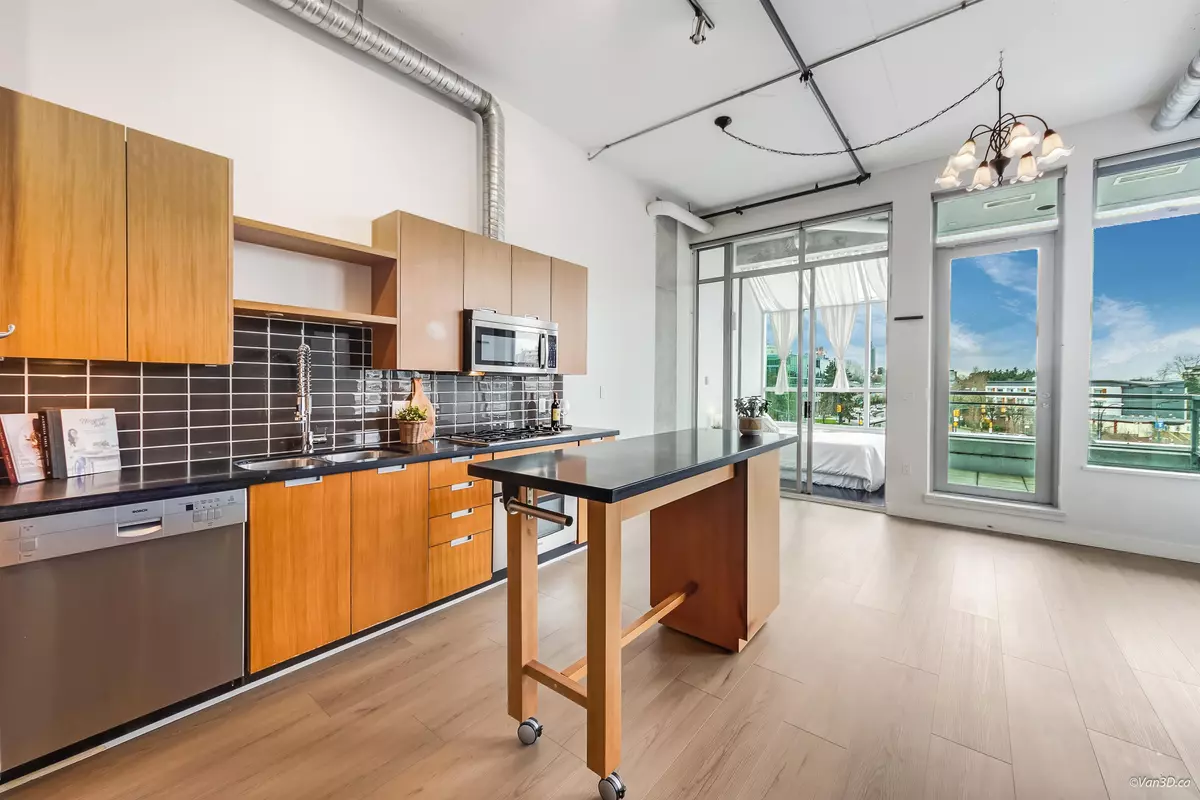 Vancouver, BC V5Y 1L3,495 W 6th AVE #307