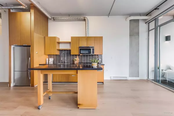 Vancouver, BC V5Y 1L3,495 W 6th AVE #307