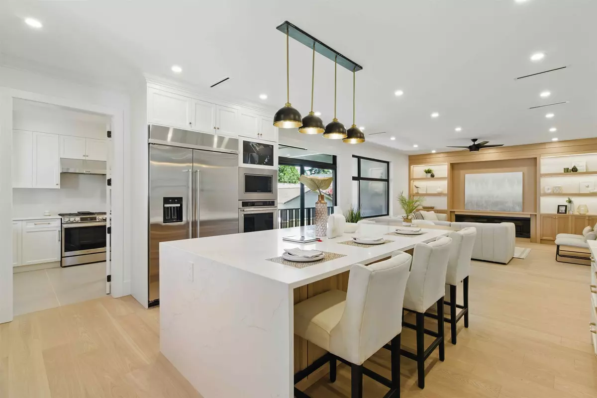 Surrey, BC V3S 3Z7,6082 172 ST