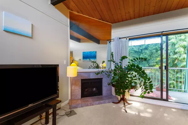 Burnaby, BC V3N 4K1,3901 Carrigan CT #302