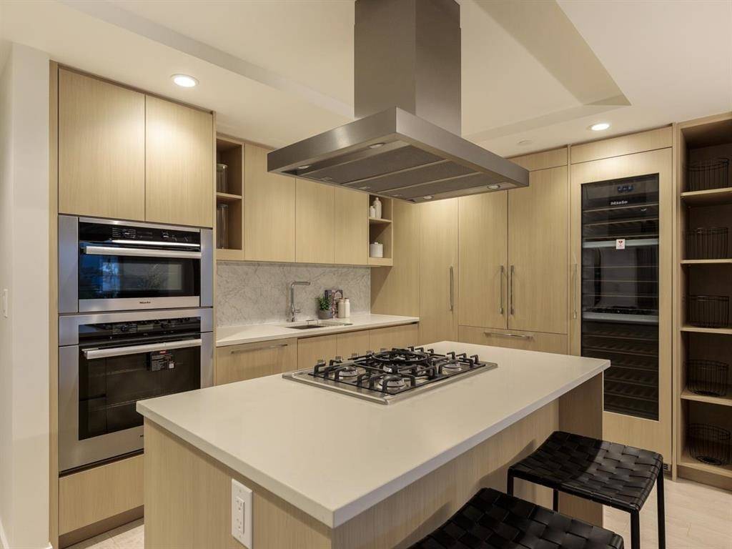 Vancouver, BC V5Y 0N3,1768 Cook ST #911