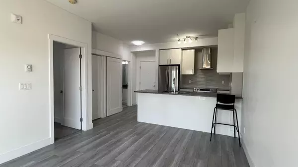 Surrey, BC V3T 0P3,9689 140 ST #506