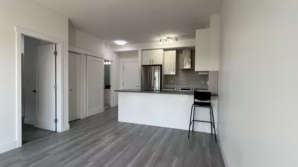 Surrey, BC V3T 0P3,9689 140 ST #506