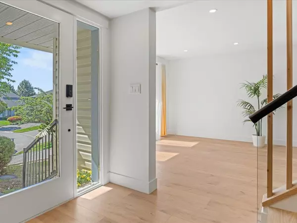 Port Coquitlam, BC V3C 5Y5,1135 Settlers CT