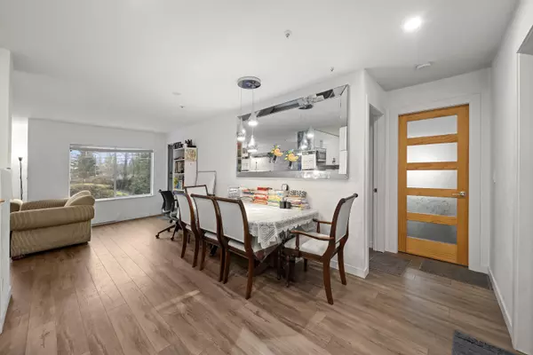 Maple Ridge, BC V2X 6C4,11671 Fraser ST #201